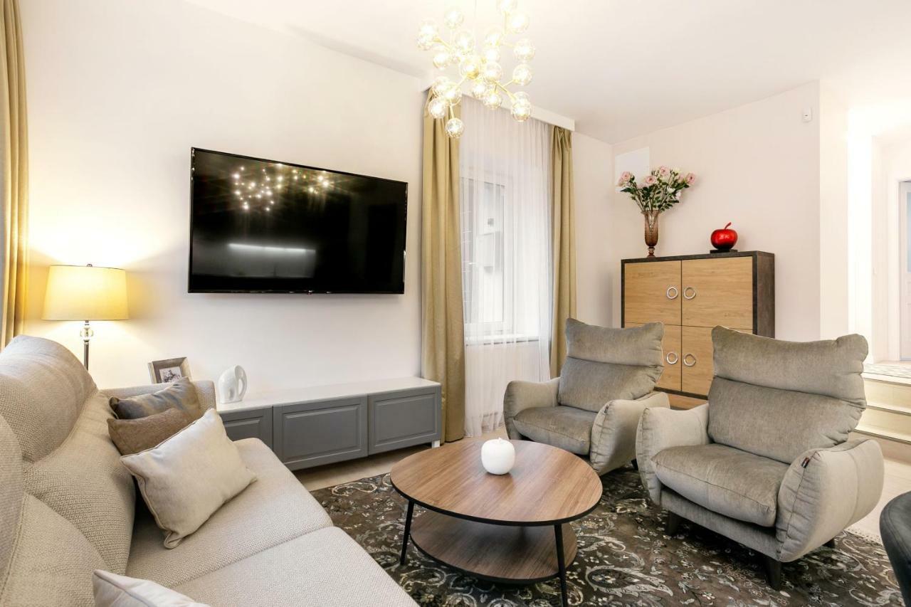 Luxury For Everyone - Hills Park Lux Apartments 3 VNO Exterior foto